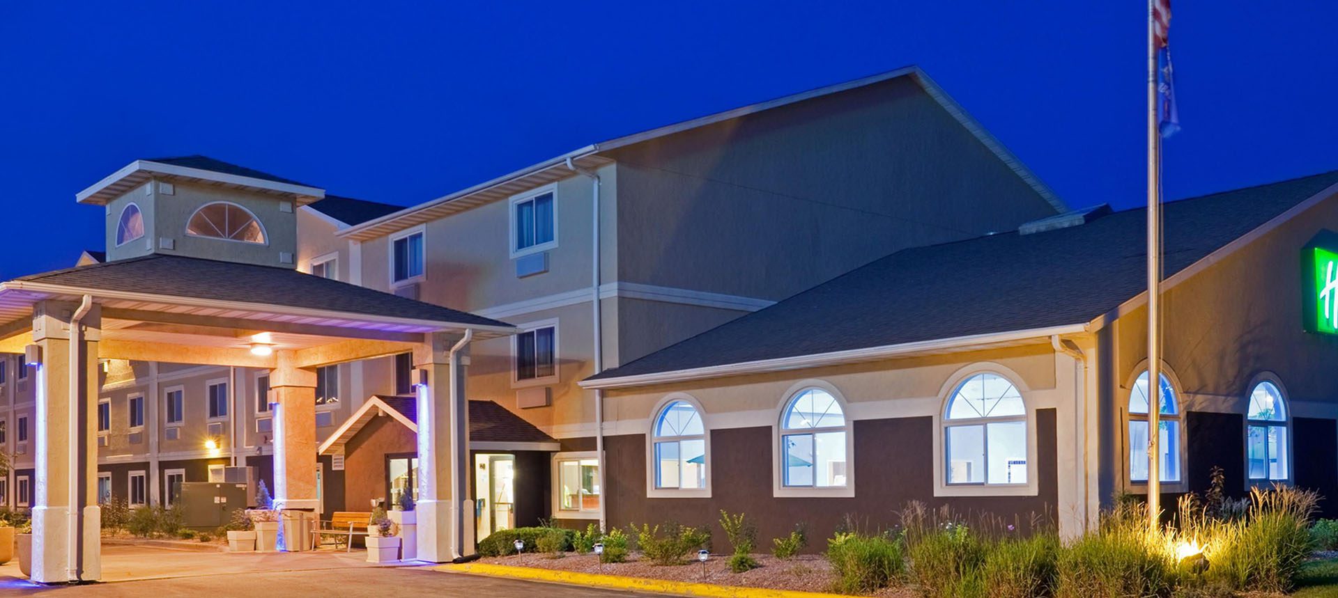 We maximize the hotel owner’s return on investment with honesty and respect.